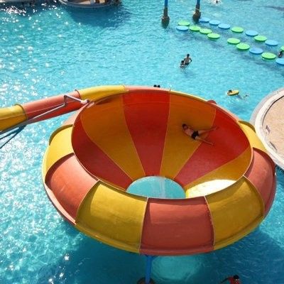 حديقة المياه حديقة المياه كأس الفضاء سلّاحة المياه مع 6-10mm سمك في ألوان RAL